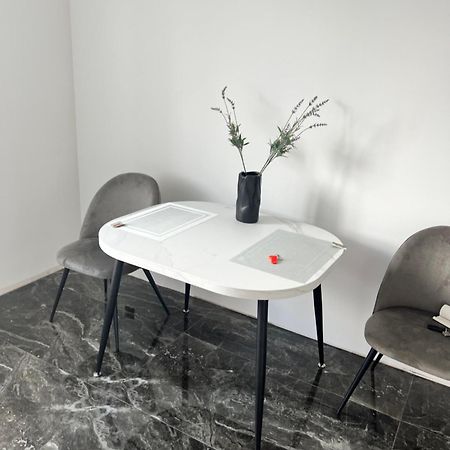 Люкс Апартаменти В Жкарена Та Жк Great House Rivne Exteriér fotografie