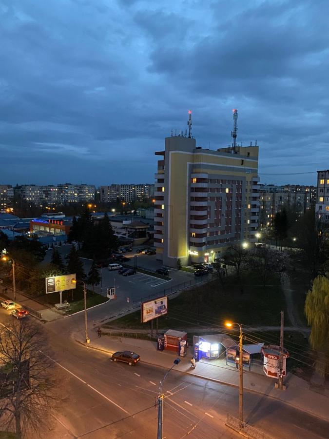 Люкс Апартаменти В Жкарена Та Жк Great House Rivne Exteriér fotografie