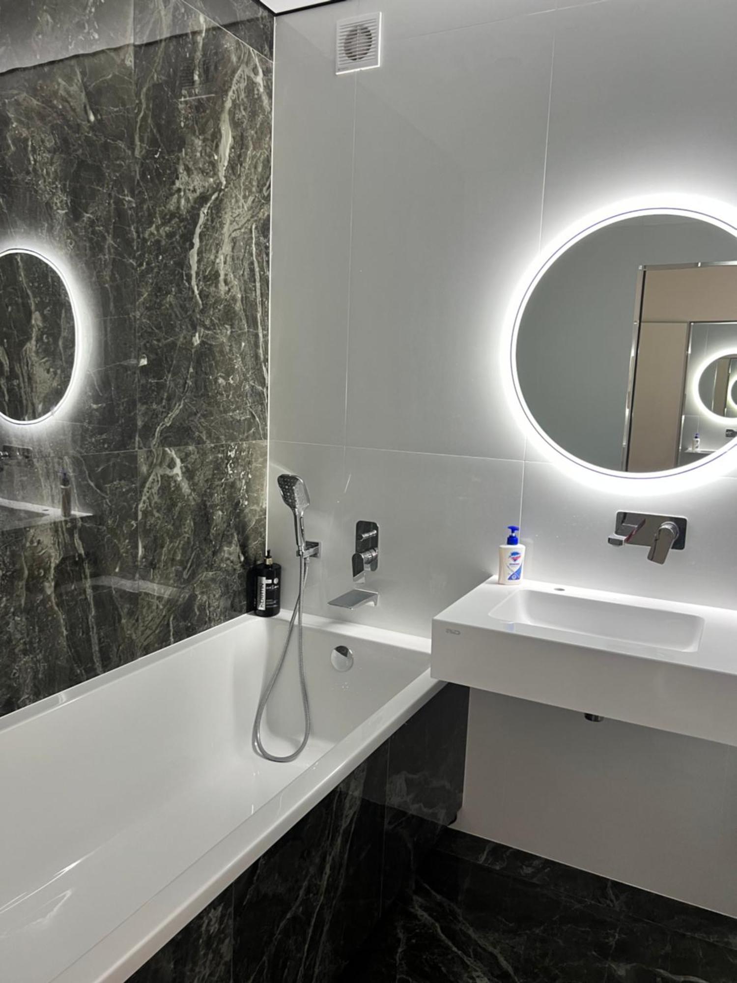 Люкс Апартаменти В Жкарена Та Жк Great House Rivne Exteriér fotografie